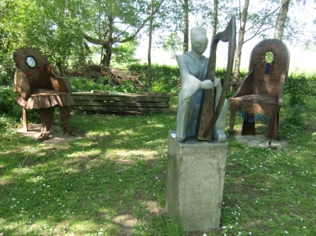 Velden NL : Schandelo, Skulpturengarten der Glasgalerie Het Maasduin